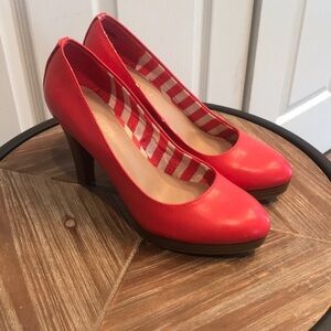 Maurice’s brand size 8M orange slip on pumps